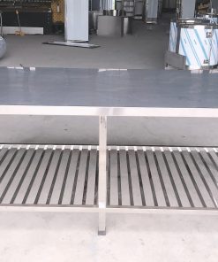 Bàn chặt chia đồ ăn